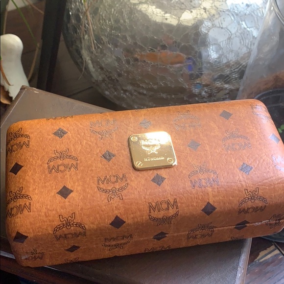 Authentic MCM 55 Cat eye Acetate studs sunglasses - Picture 7 of 8